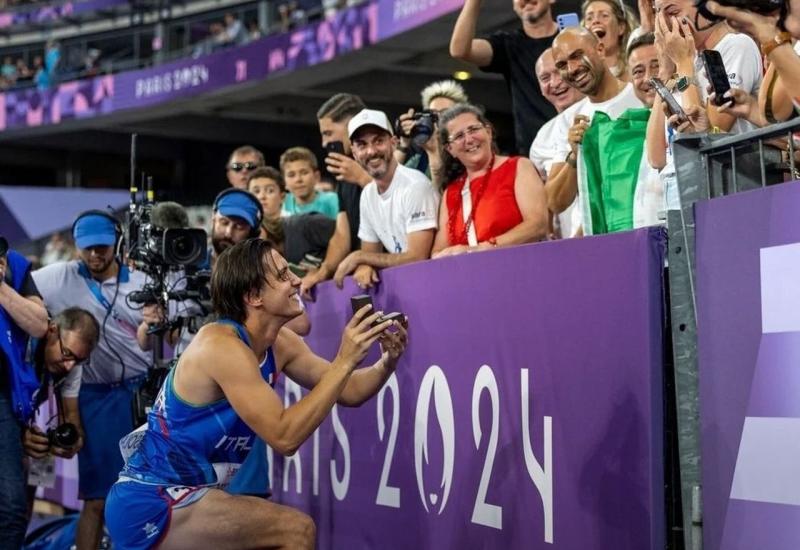 Talijan nakon utrke zaprosio djevojku, cijeli stadion navijao za DA